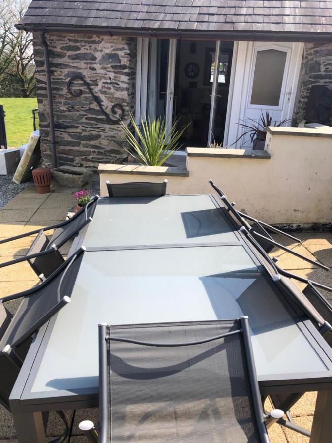 Charmante Longere Situee Au Coeur Du Finistere Le Trehou Buitenkant foto